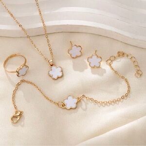 Elegant Gold and White Flower Jewelry Set